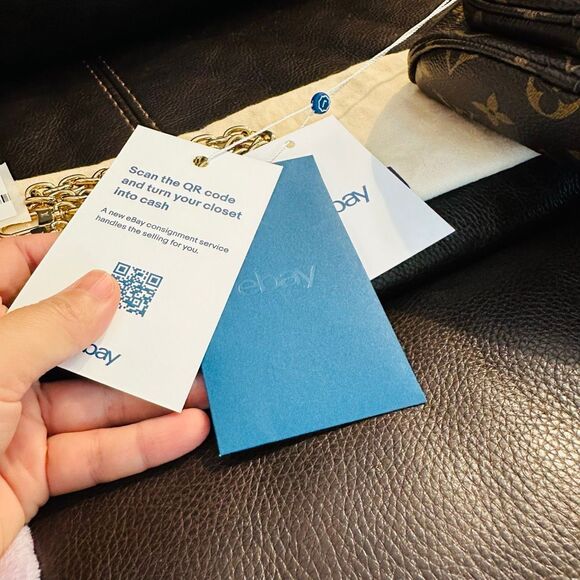 Louis Vuitton Mini Bumbag - Picture 12 of 16